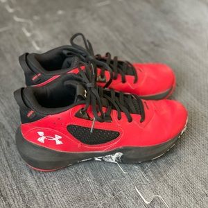 Under Armor Boys Basketball Shoes size 4Y